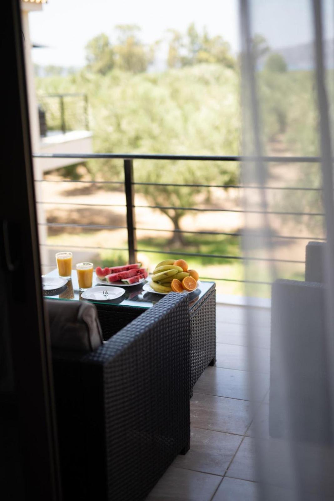 Three Charites Resort Gialova Bagian luar foto