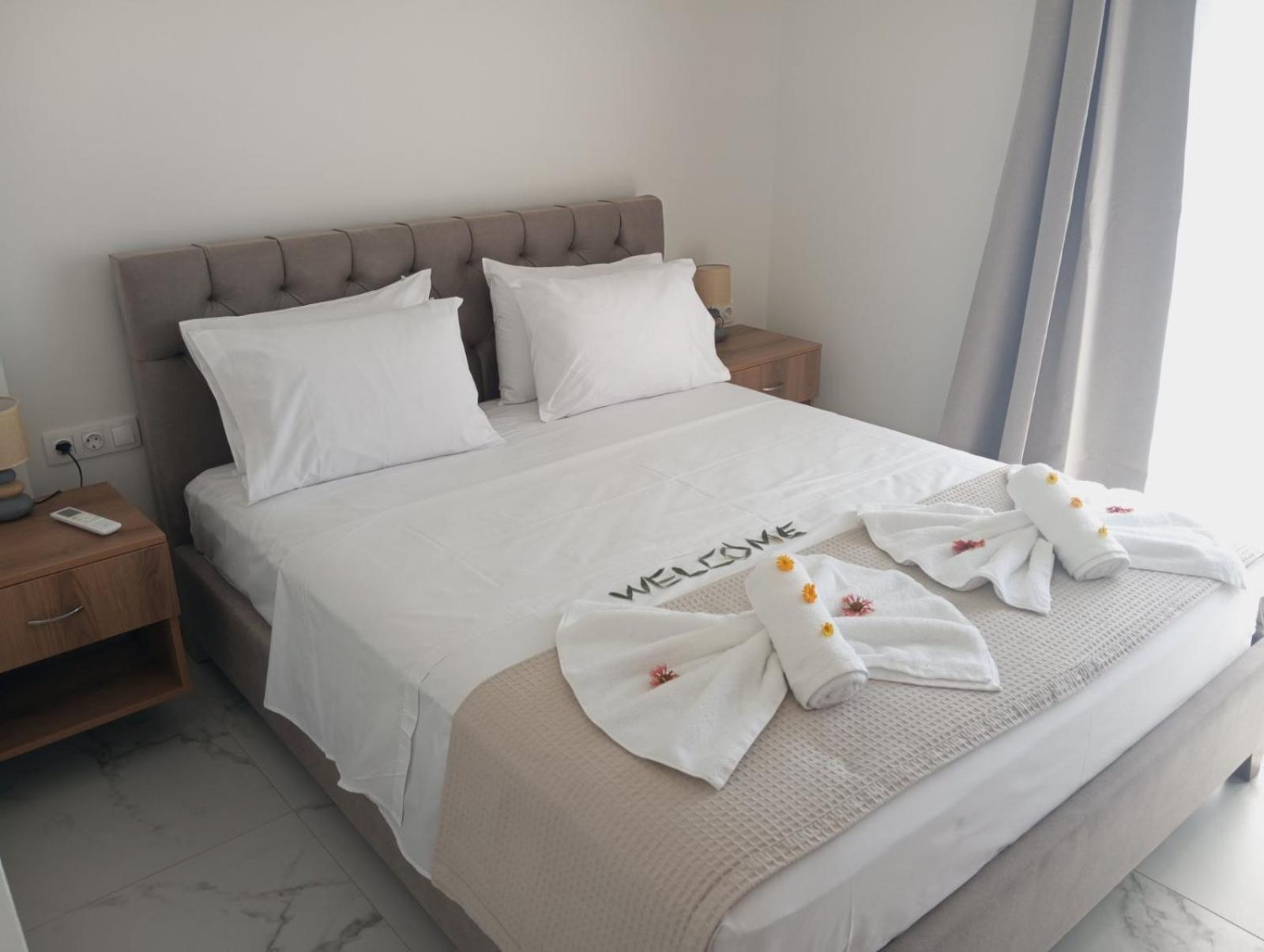 Three Charites Resort Gialova Bagian luar foto