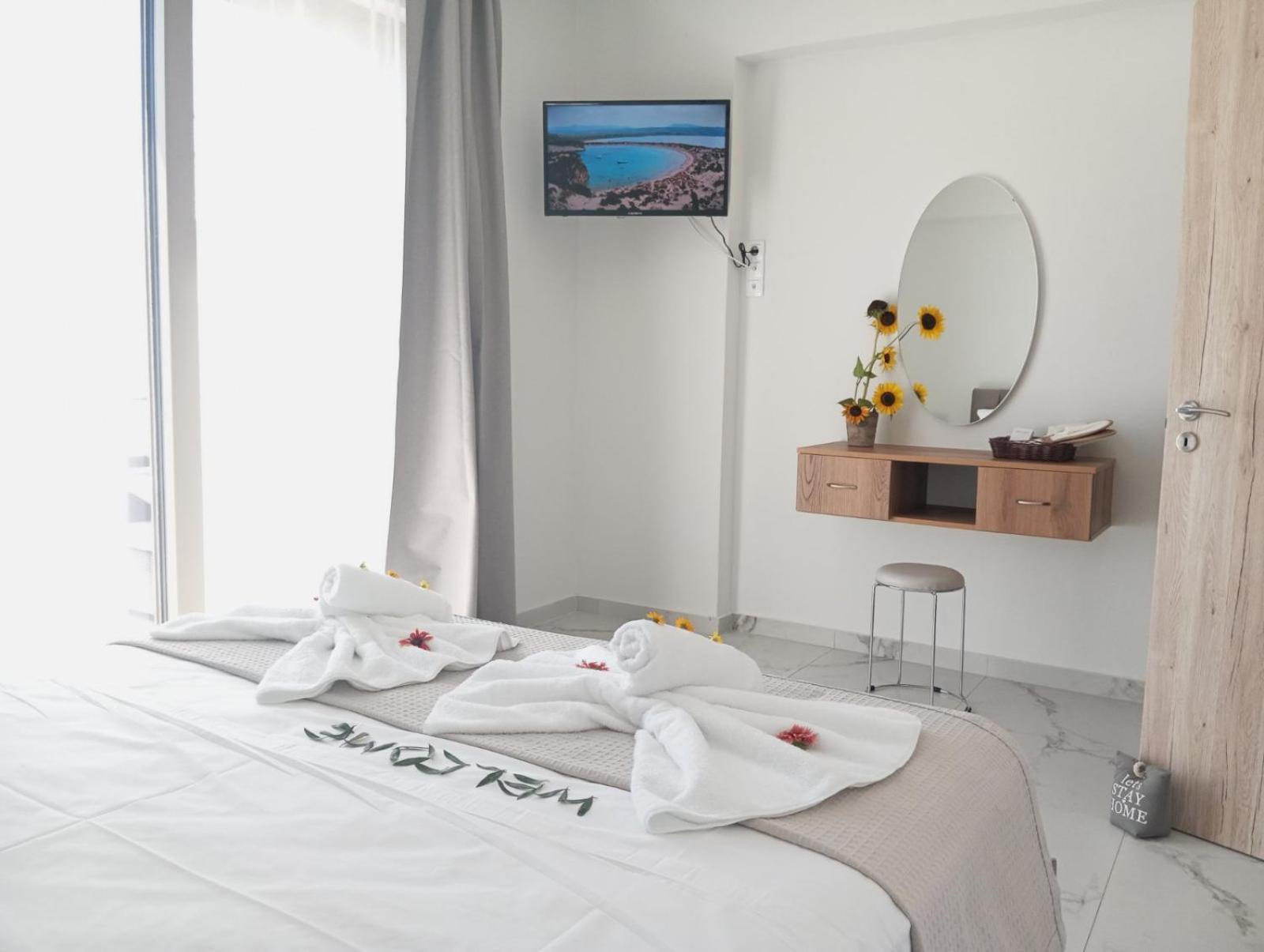 Three Charites Resort Gialova Bagian luar foto