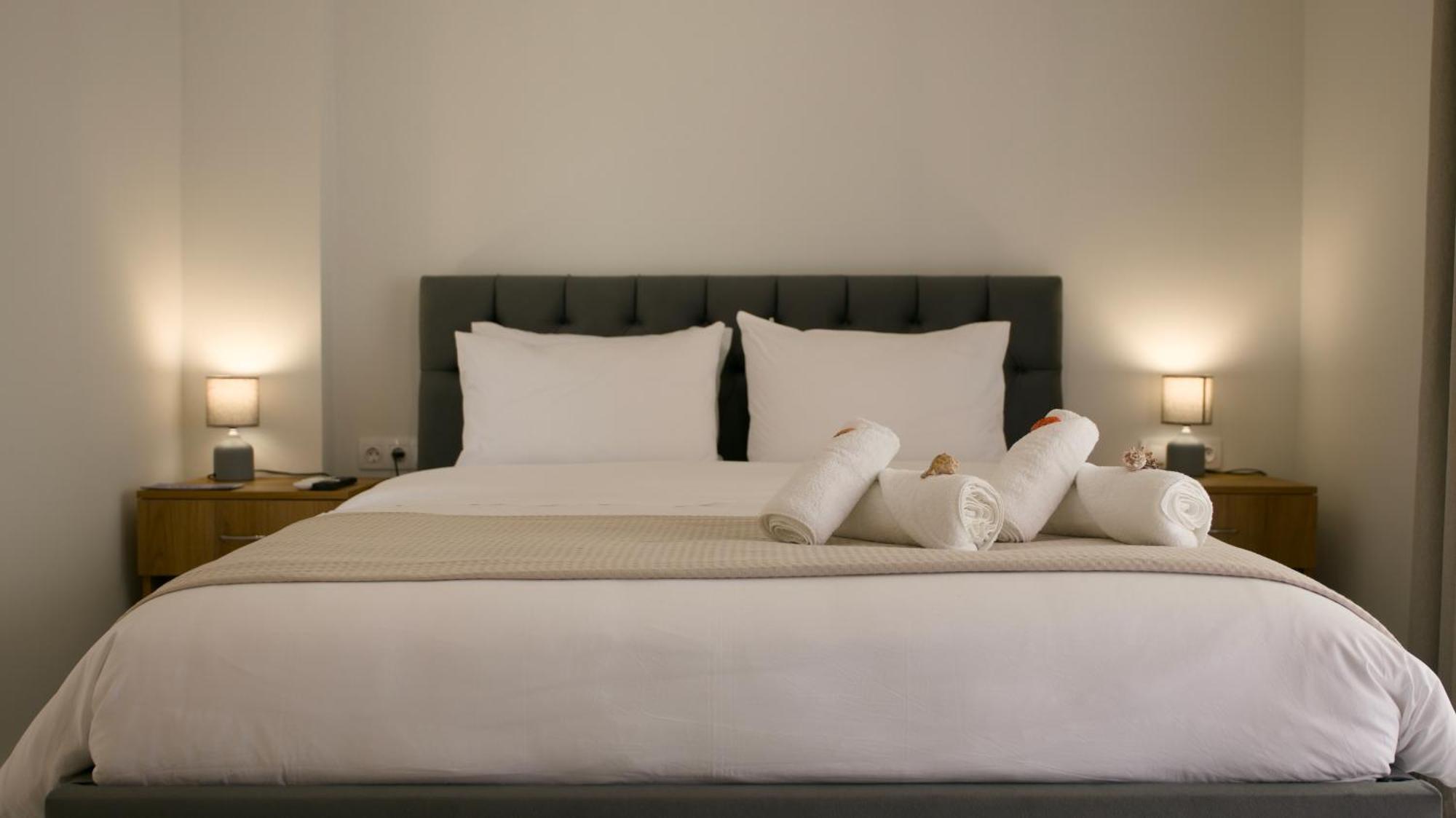 Three Charites Resort Gialova Bagian luar foto